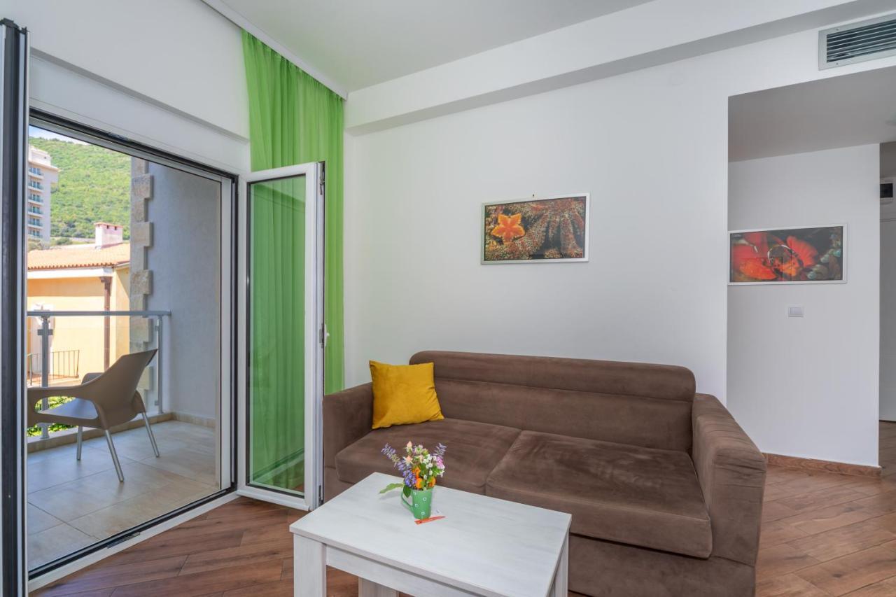 Apartments Fortunella Петровац Экстерьер фото